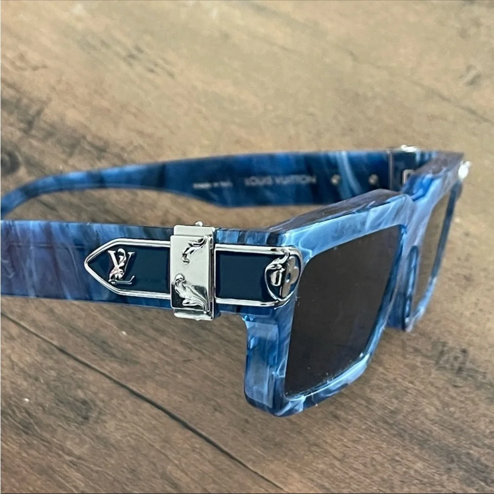Louis Vuitton Joystorm Sunglasses - Picture 2 of 6